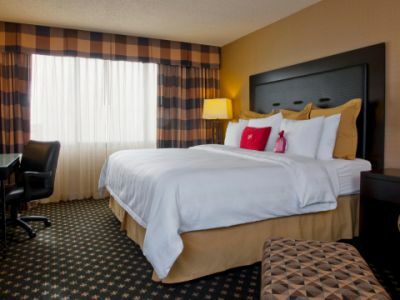 Crowne Plaza Indianapolis-airport By Ihg Hotel