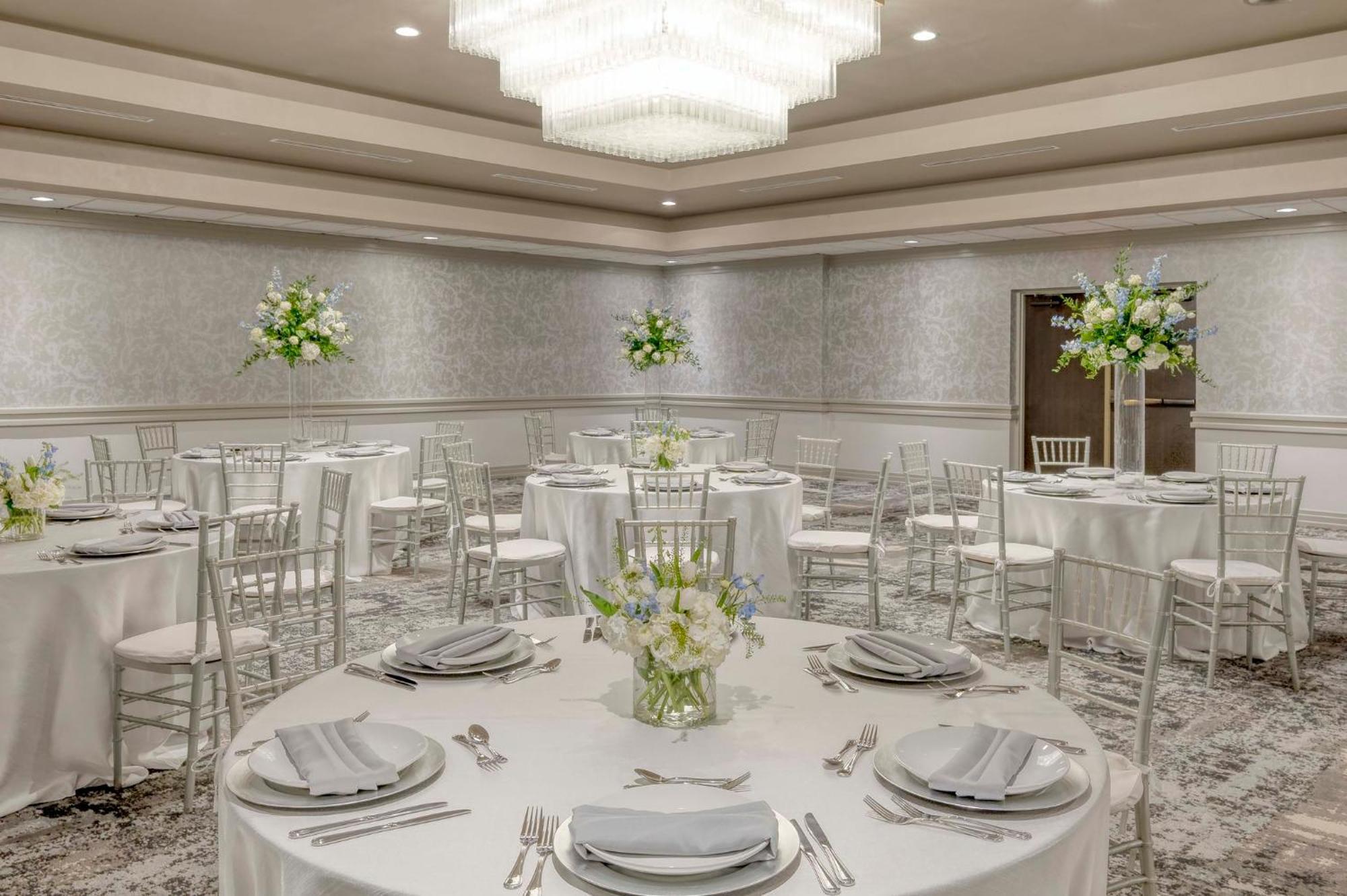 Hotel Crowne Plaza Indianapolis-airport By Ihg Indianápolis