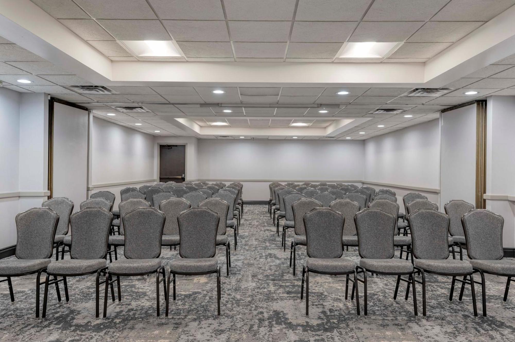 Hotel Crowne Plaza Indianapolis-airport By Ihg Indianápolis