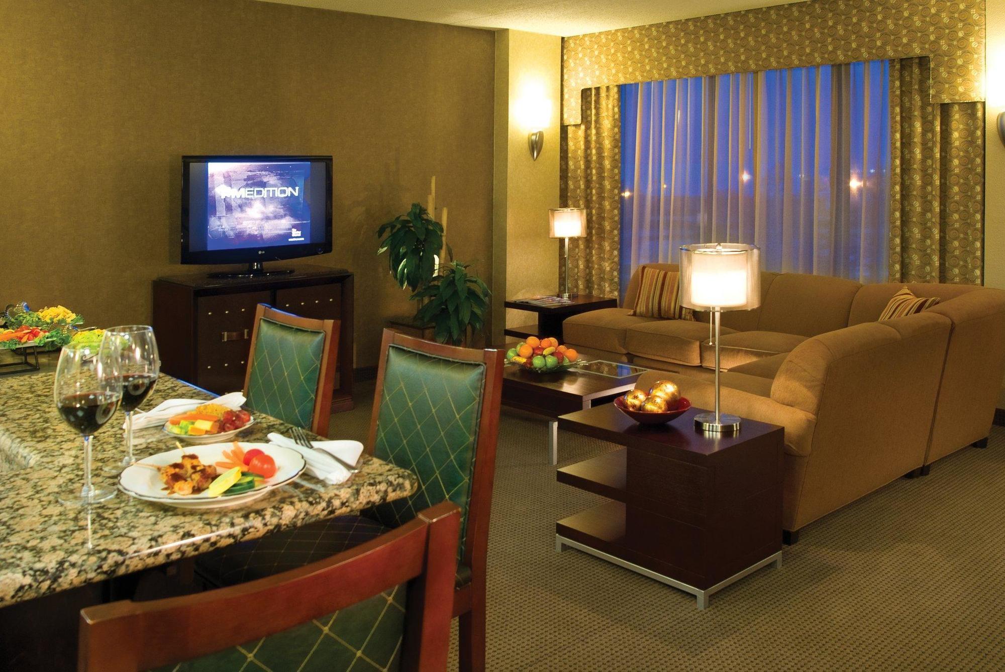 Crowne Plaza Indianapolis-airport By Ihg Hotel