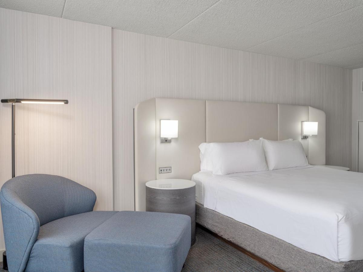 Crowne Plaza Indianapolis-airport By Ihg Hotel